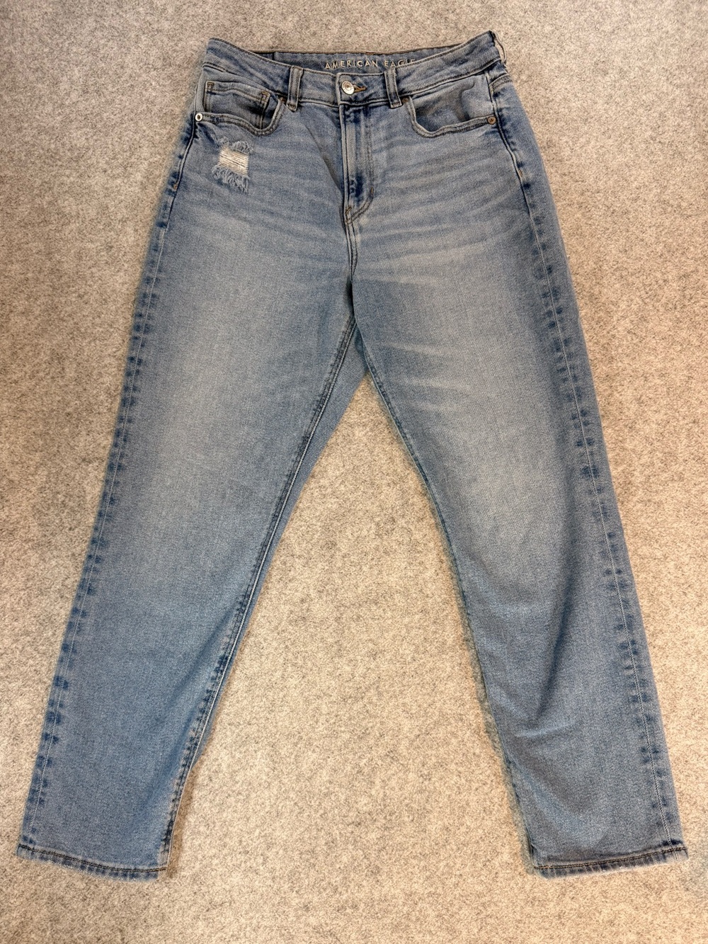 American Eagle Mom Jeans Women’s US 8 Light Wash High Rise Stretch Distressed